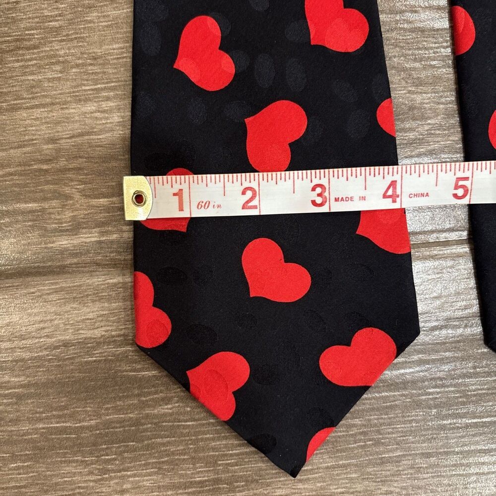 Valentine's Y2K Addiction Bubble Red Heart 100 Silk Men’s Neck Tie‎ 4 in Wide - Picture 9 of 9